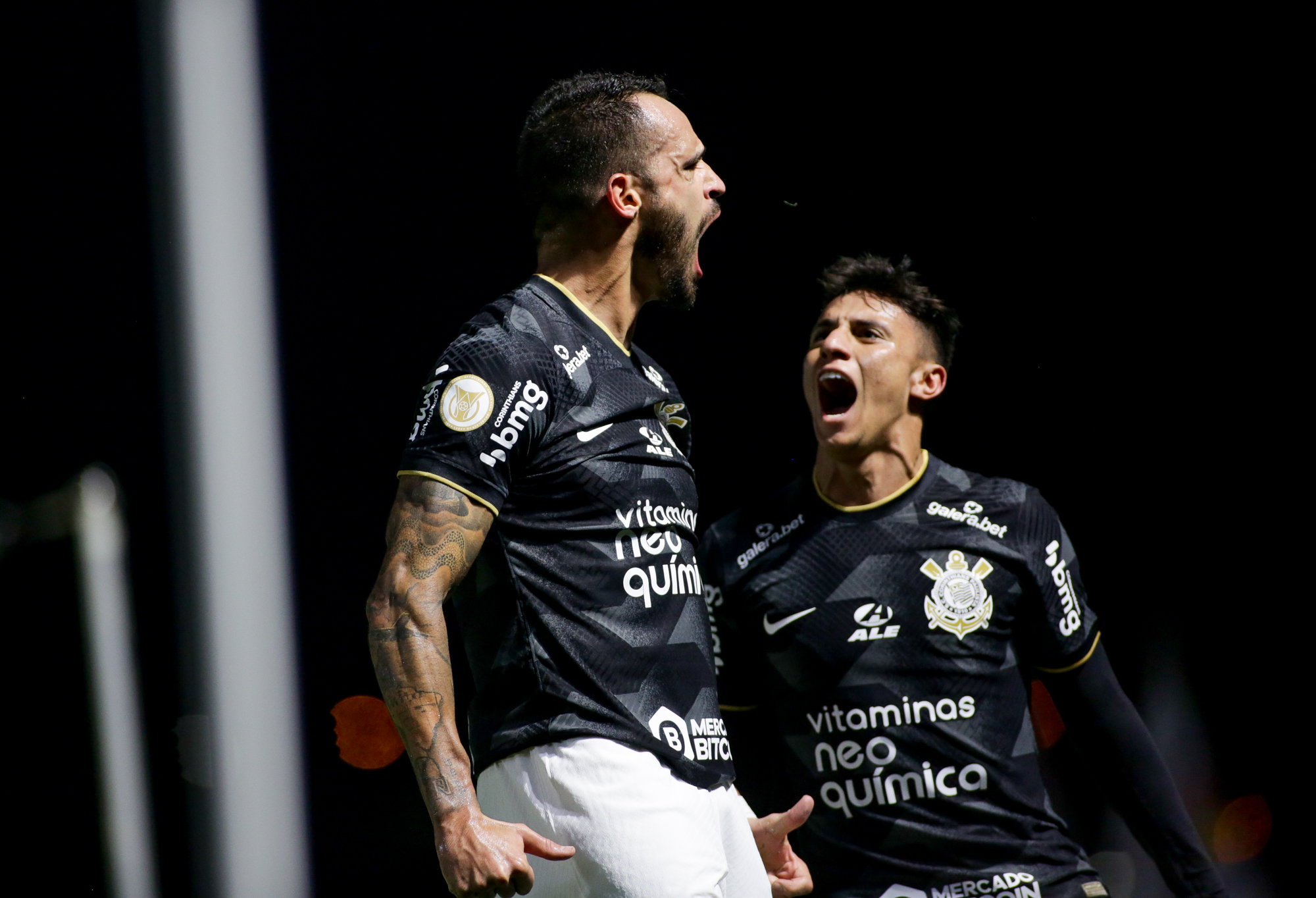 CORINTHIANS VENCE POR 1 A 0!