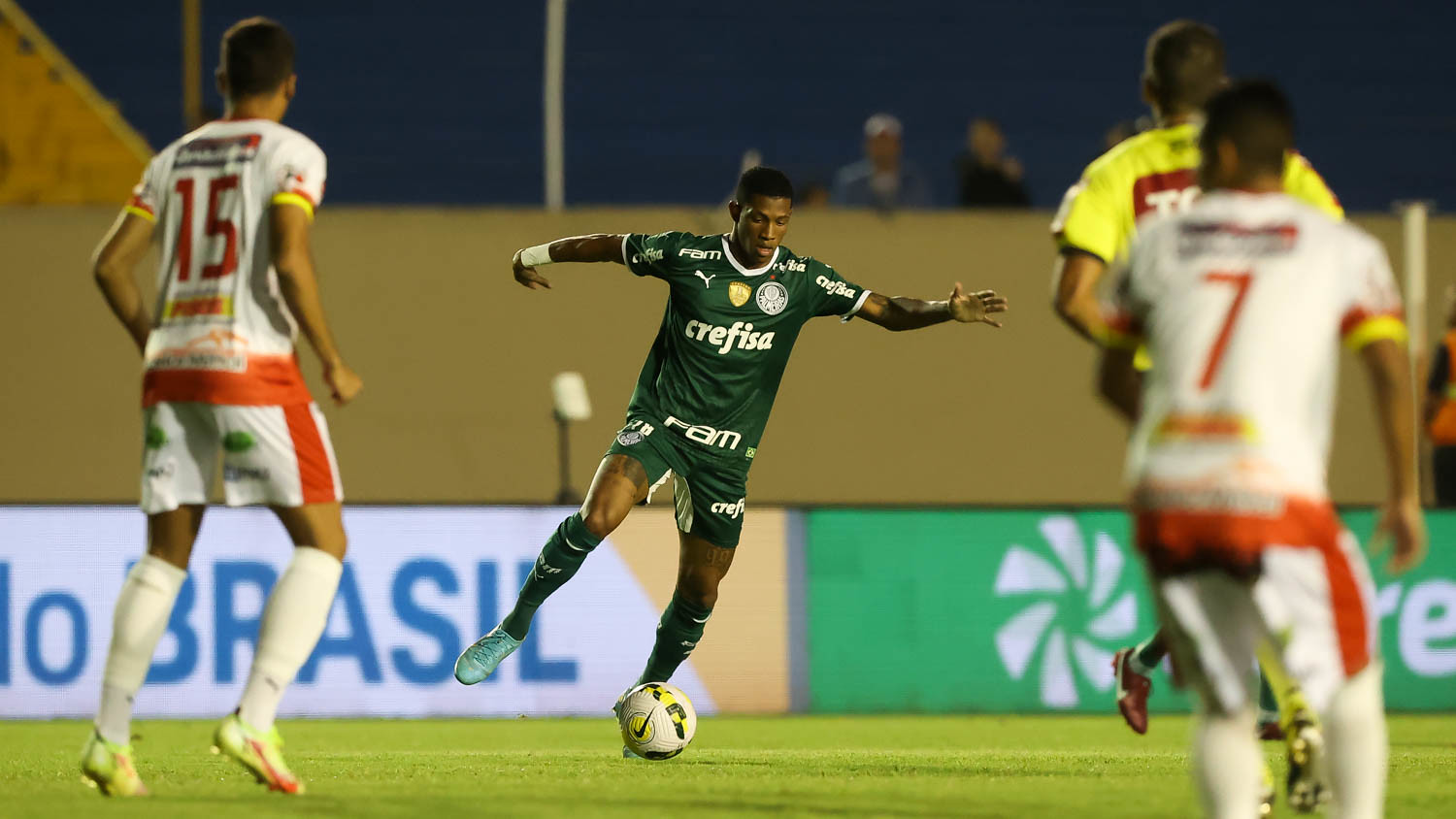 PALMEIRAS VENCE POR 2 A 1 NA COPA DO BRASIL