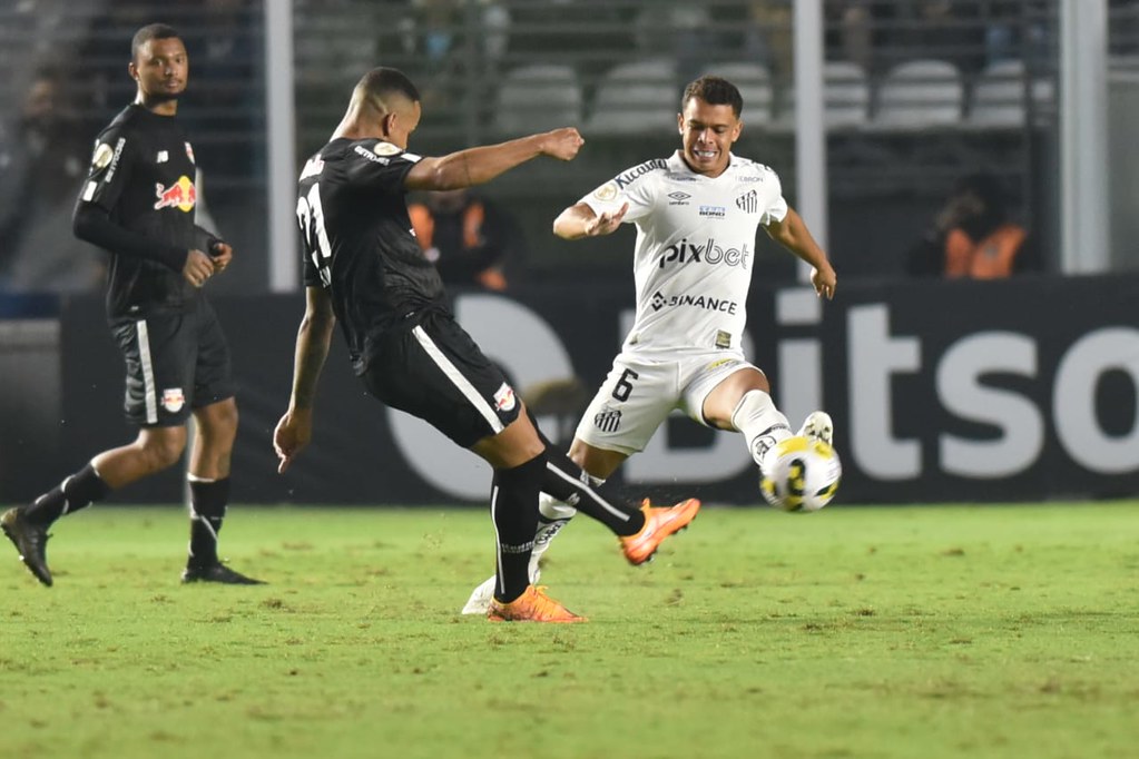 SANTOS SAI NA FRENTE, MAS CEDE O EMPATE PARA O BRAGANTINO NA VILA