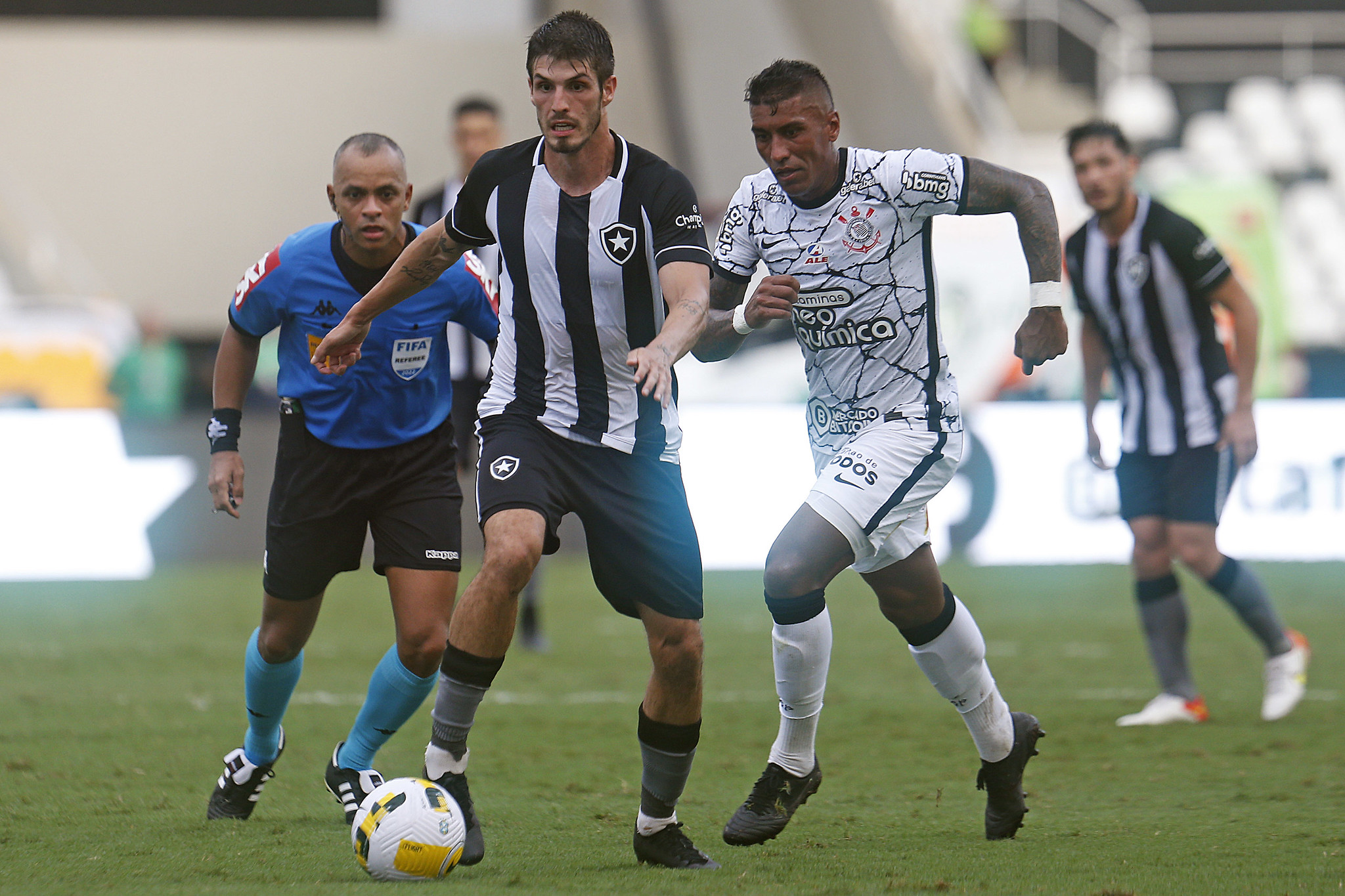 CORINTHIANS BATE O BOTA POR 3 A 1