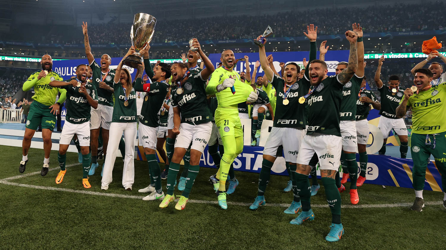 PALMEIRAS VENCE POR 4 A 0 E CONQUISTA O CAMPEONATO PAULISTA