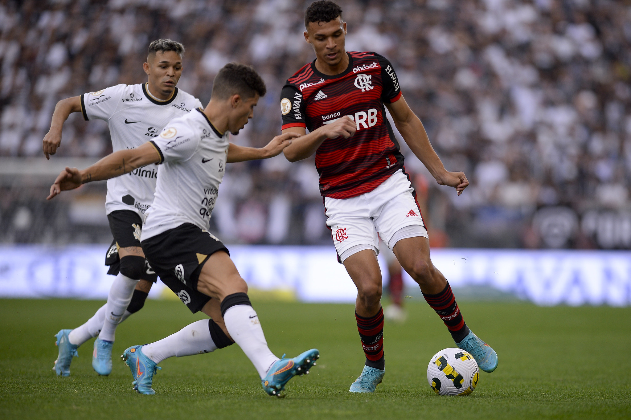 CORINTHIANS VENCE O FLAMENGO