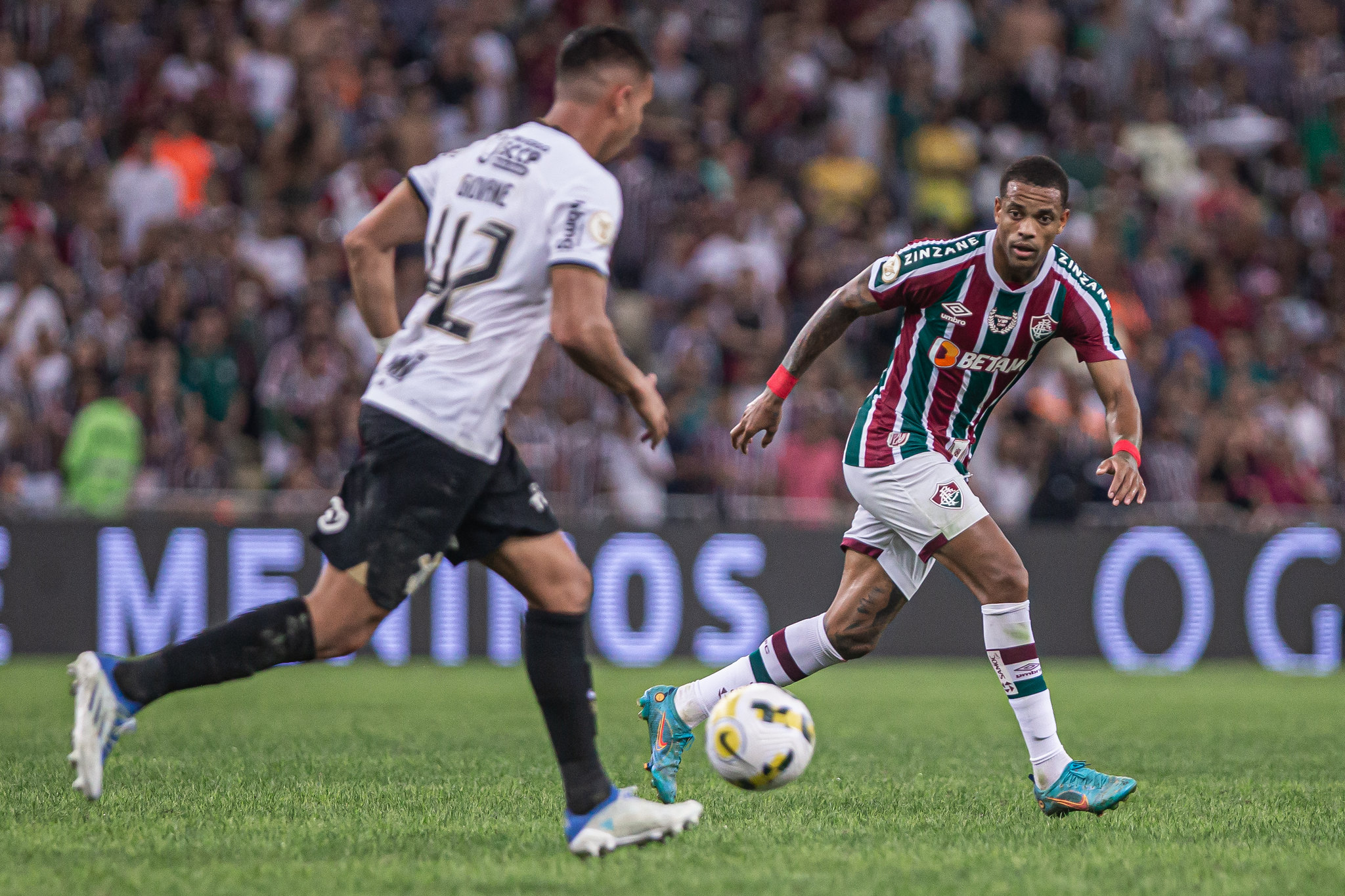 FLU GOLEIA O CORINTHIANS!