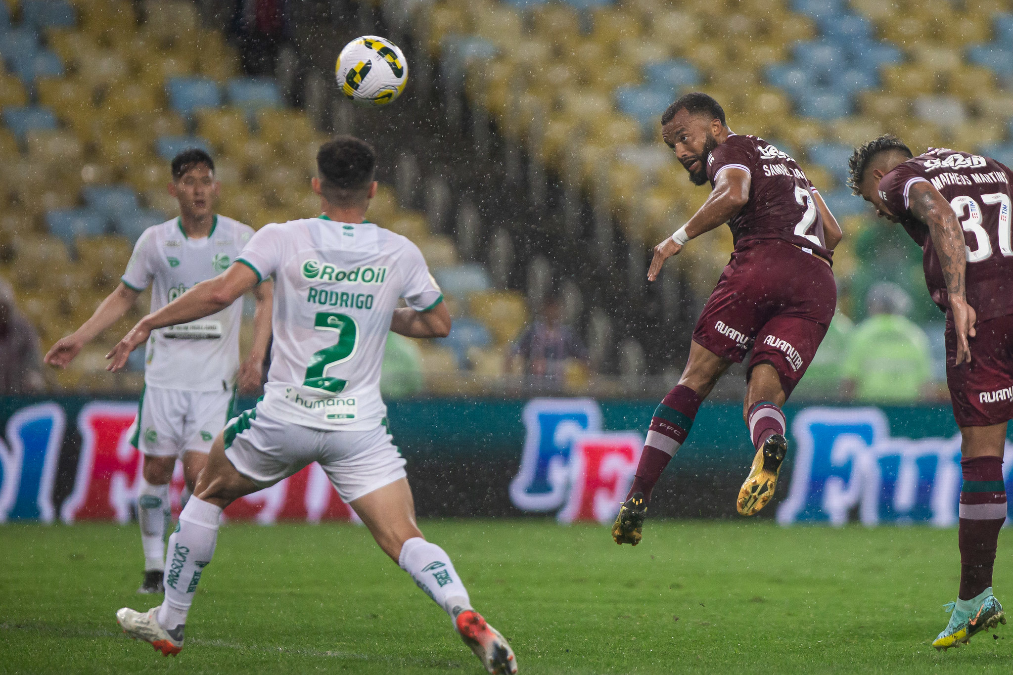 FLU VENCE O JUVENTUDE NO MARACA