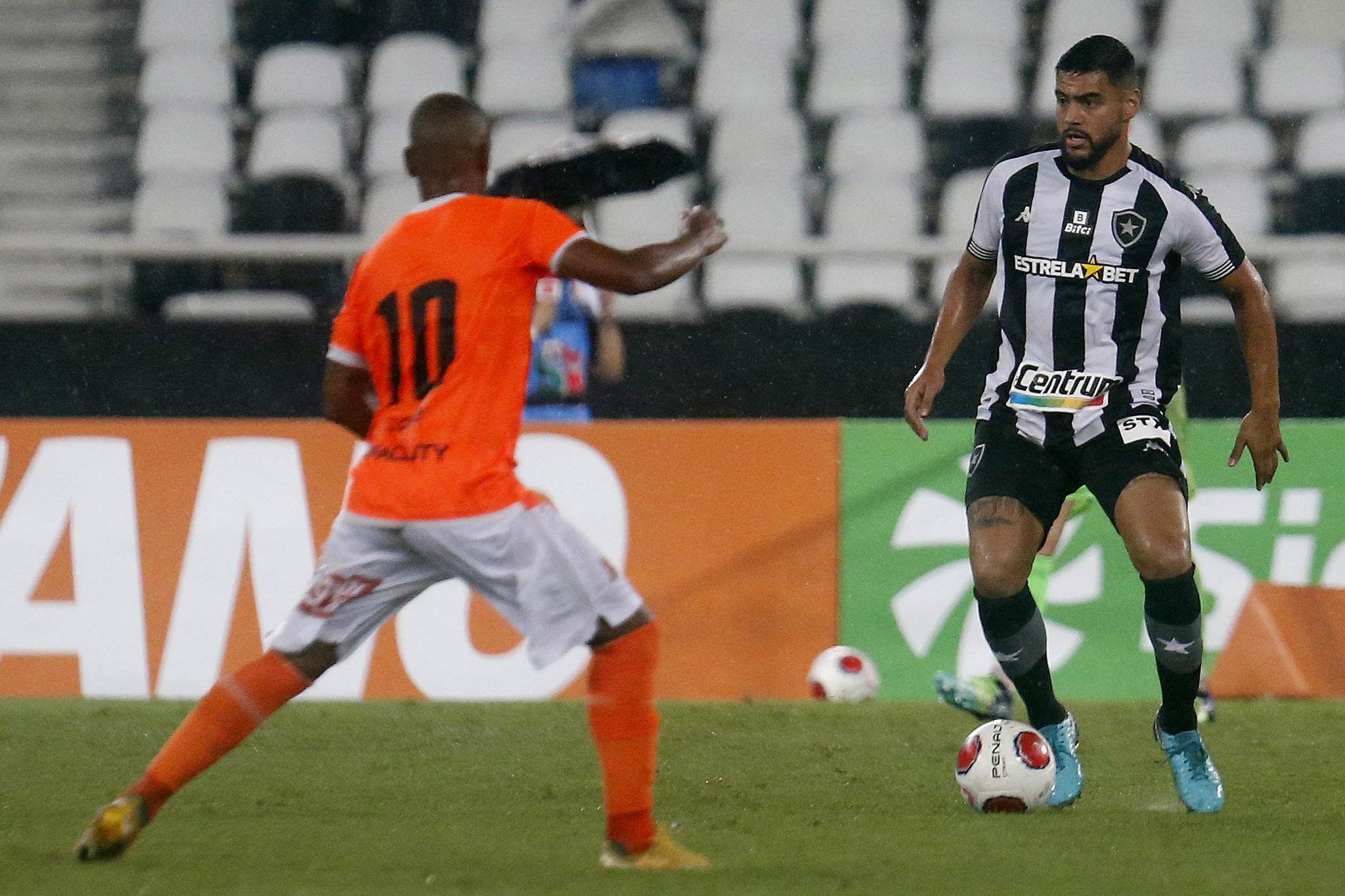 BOTAFOGO VENCE NO NILTON SANTOS