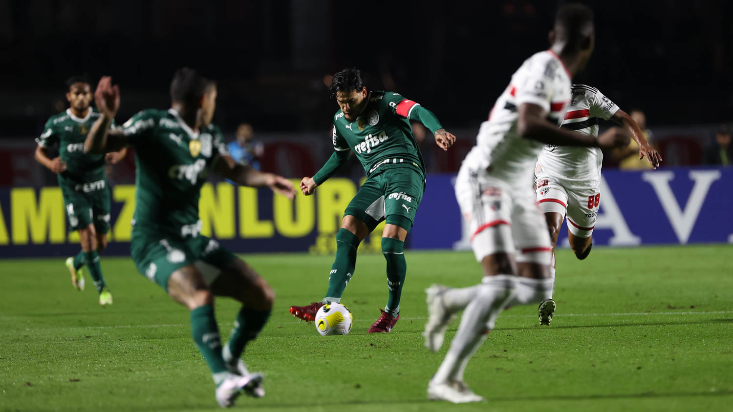 PALMEIRAS VENCE O CHOQUE-REI NO MORUMBI PELO BRASILEIRÃO