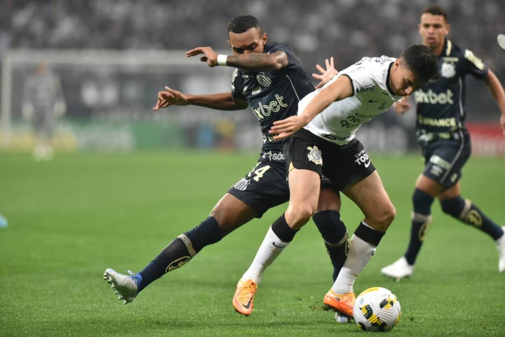 CORINTHIANS VENCE O SANTOS POR 4 A 0!