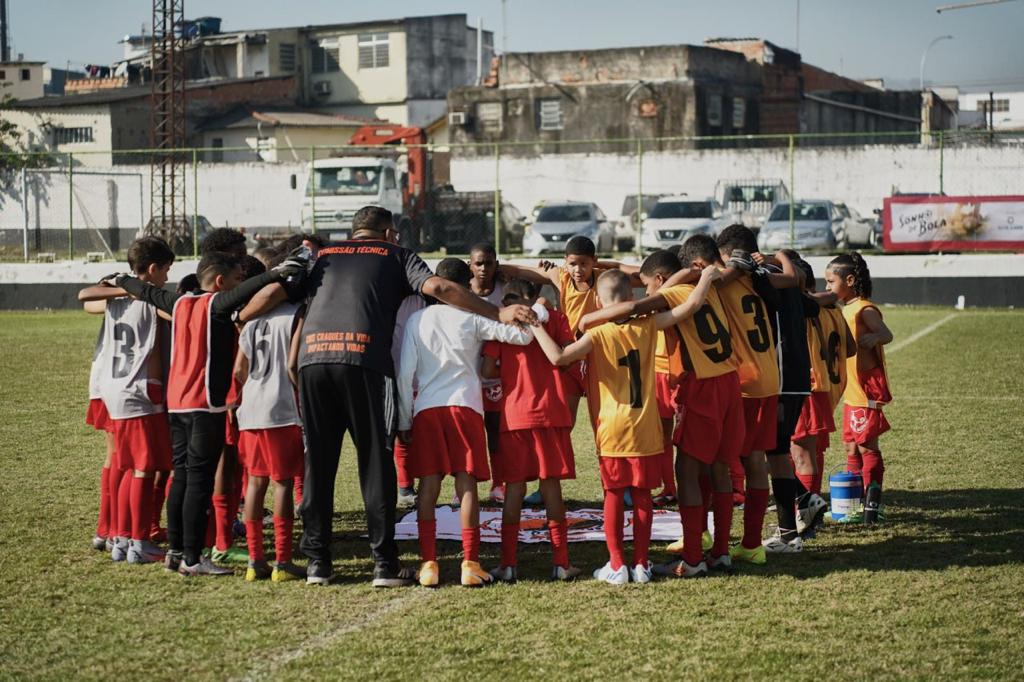 PROJETO SONHO DE BOLA SERÁ REALIZAÇÃO PARA MENINO DE COMUNIDADE CARENTE DO RIO!