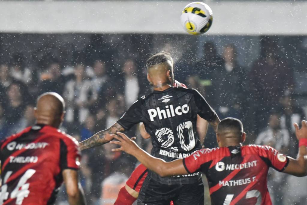 SANTOS VENCE EM CASA!