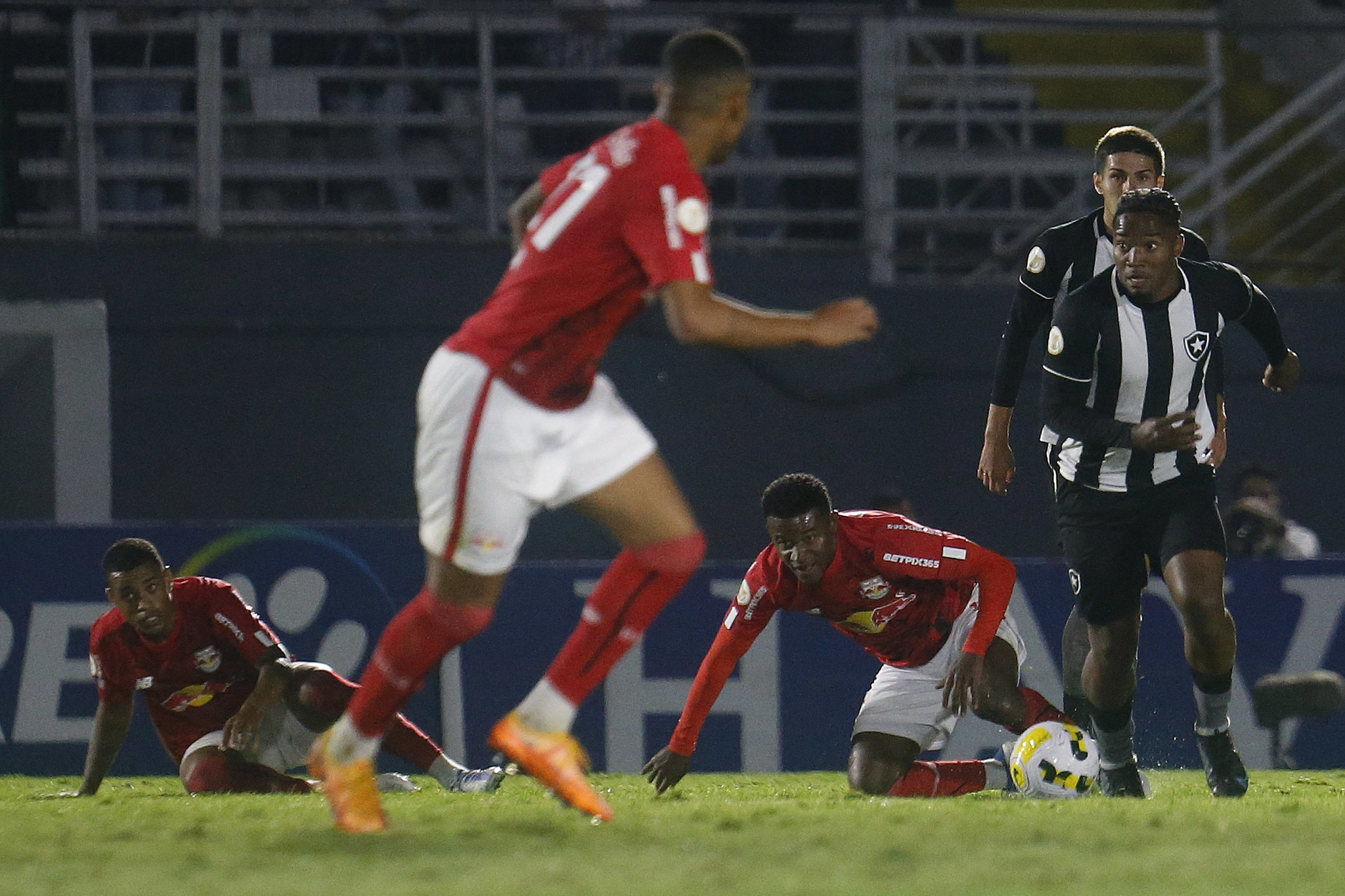 BOTA VENCE O BRAGANTINO POR 1 A 0