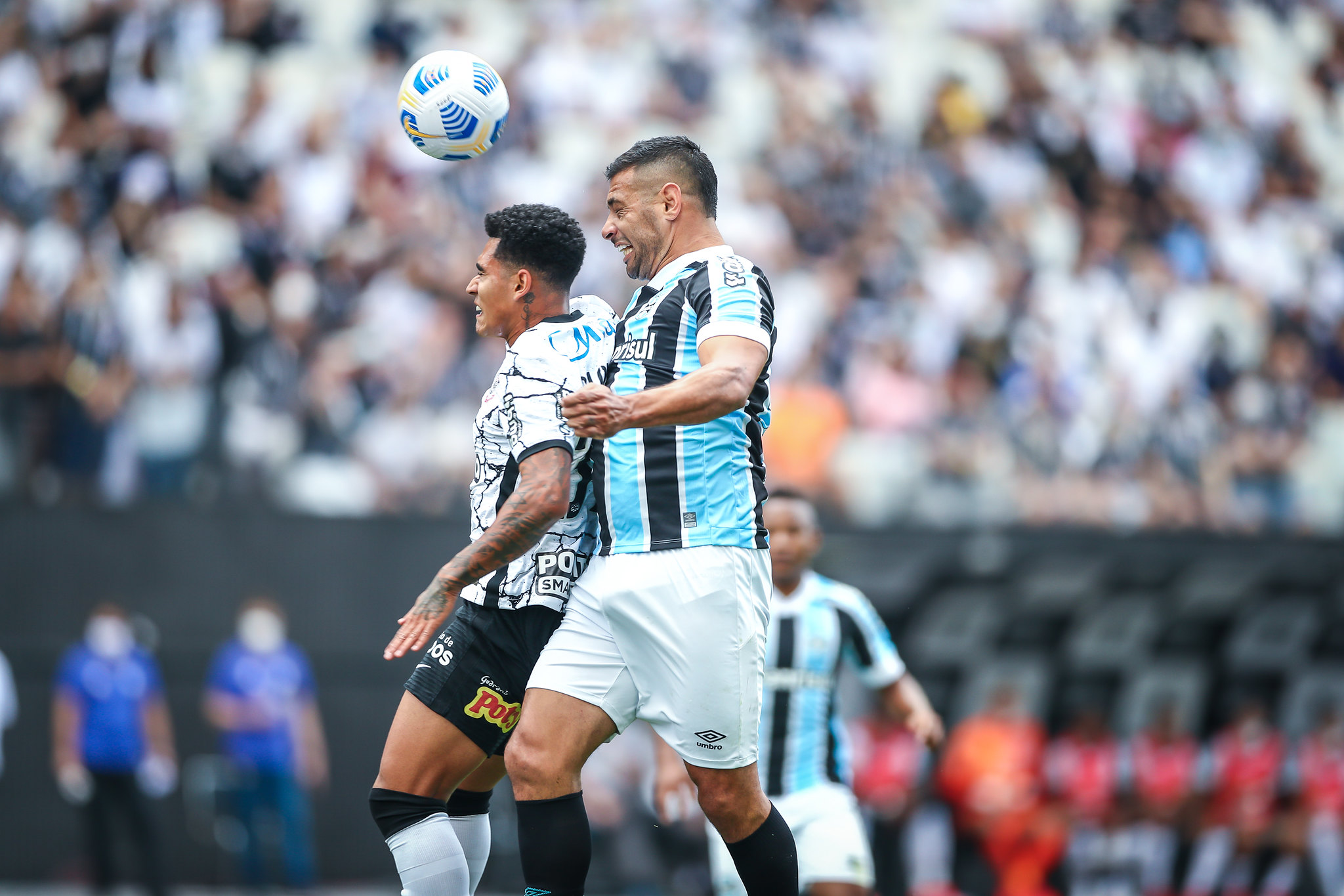 TIMÃO E GRÊMIO FICAM NO 1 A 1 EM SÃO PAULO