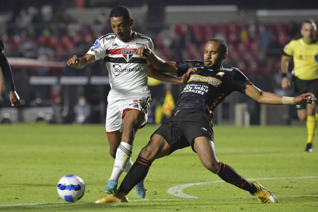 TRICOLOR VENCE COM GOL DE CAIO NO MORUMBI