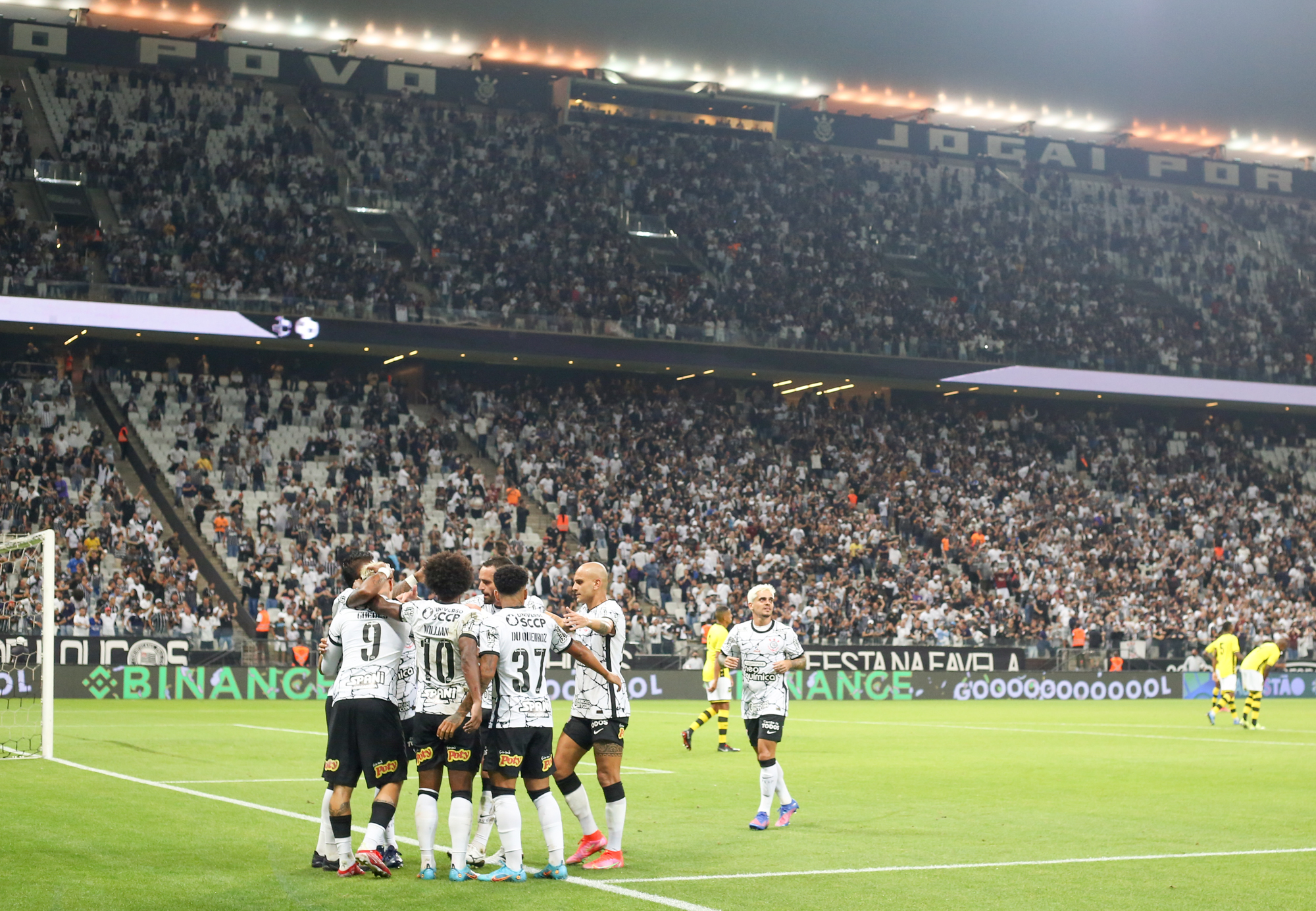 CORINTHIANS BATE O SB EM CASA!