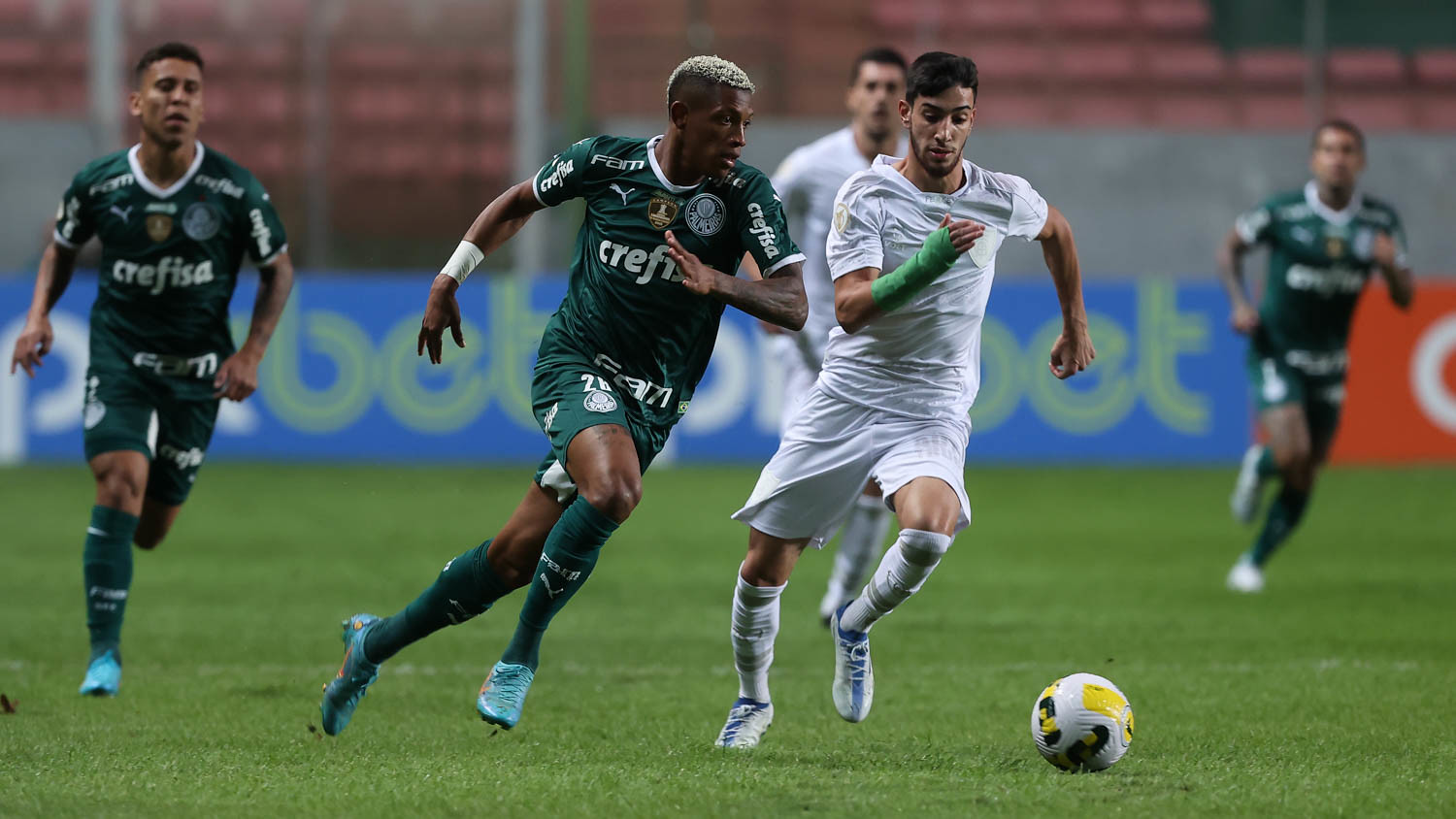 PALMEIRAS VENCE POR 1 A 0