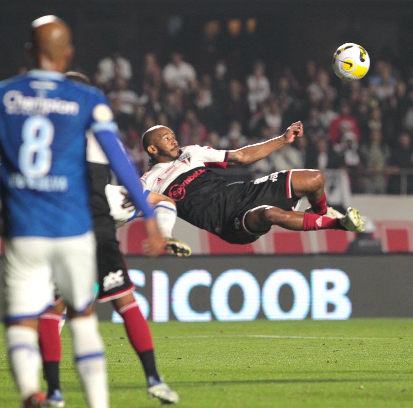 SP GOLEIA NO MORUMBI!