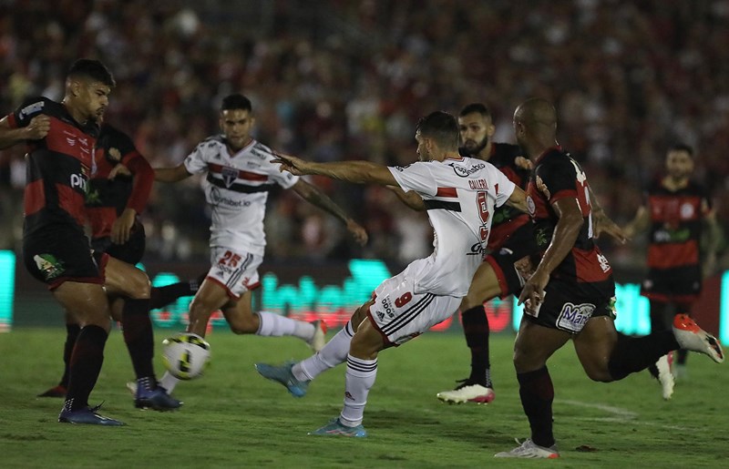 SP EMPATA, MAS PASSA DE FASE NA COPA DO BRASIL