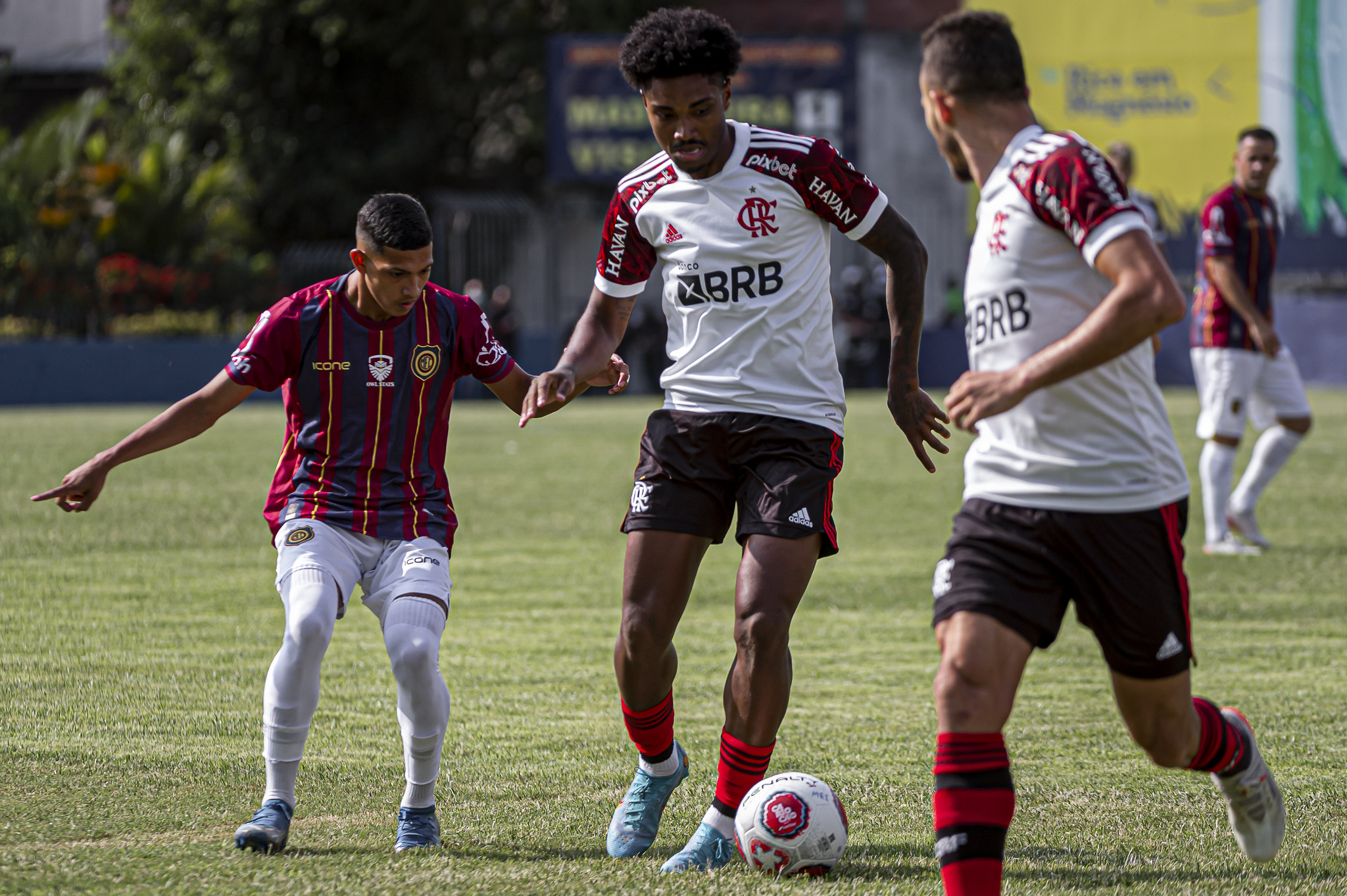 FLA VENCE DE VIRADA O MADUREIRA!