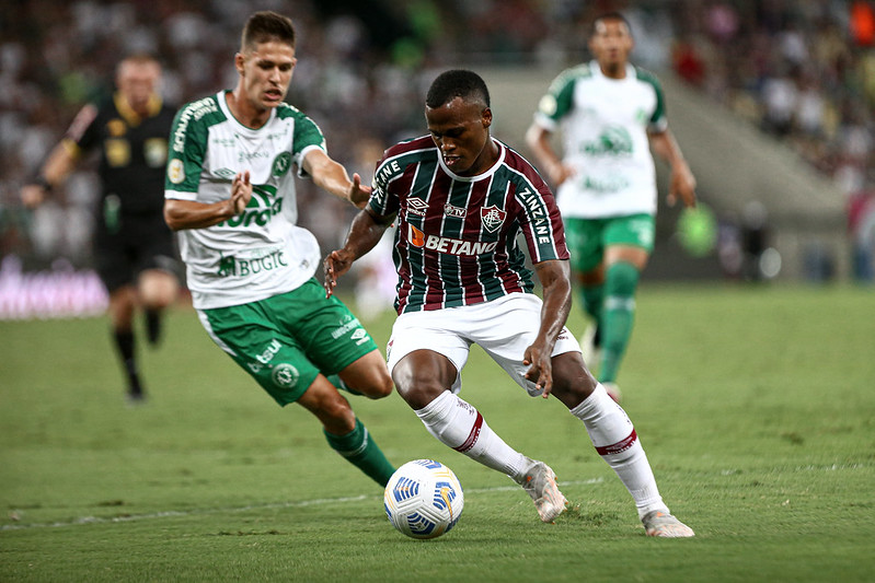 FLU VENCE A CHAPECOENSE POR 3 A 0