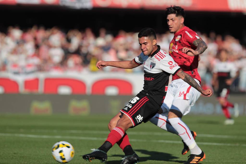 SP VENCE NO MORUMBI POR 3 A 0