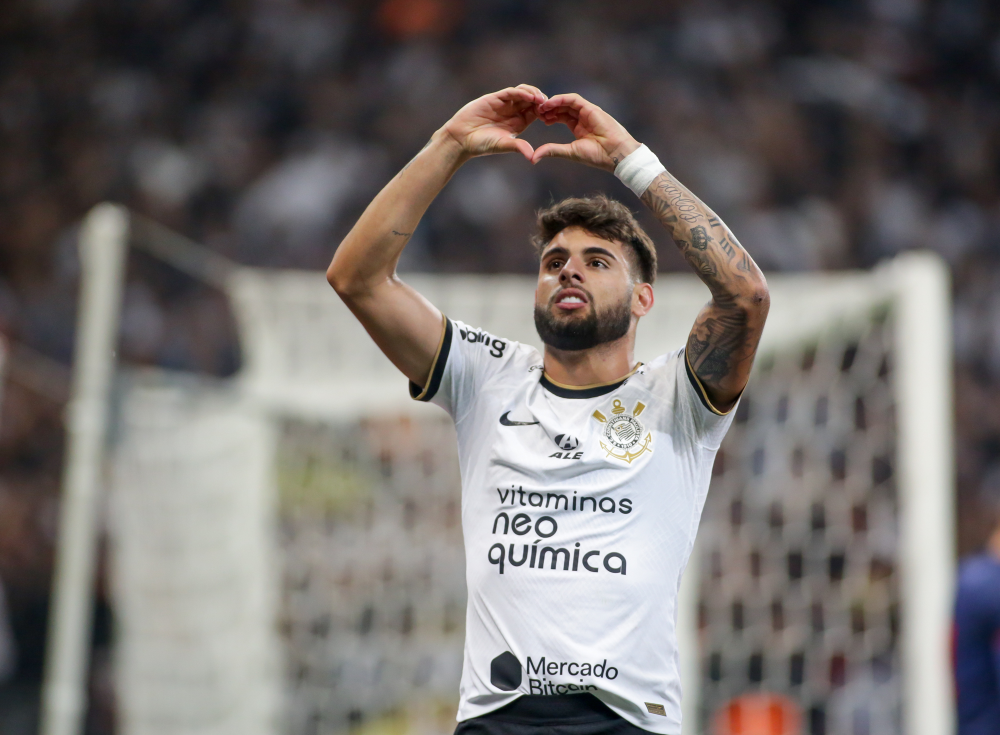 CORINTHIANS VENCE E AVANÇA NA COPA DO BRASIL