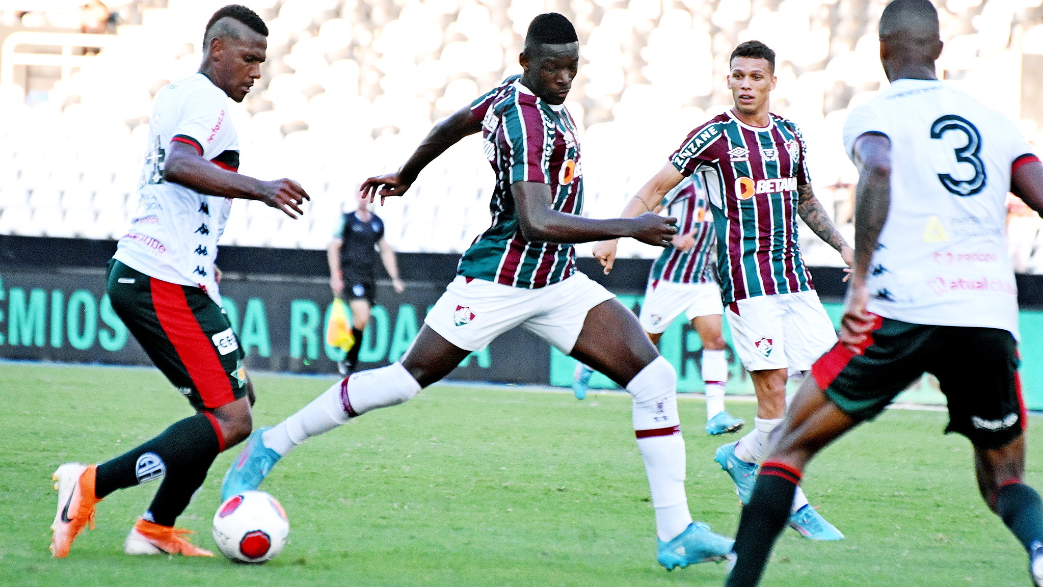 FLU VENCE NO CAMPEONATO CARIOCA!