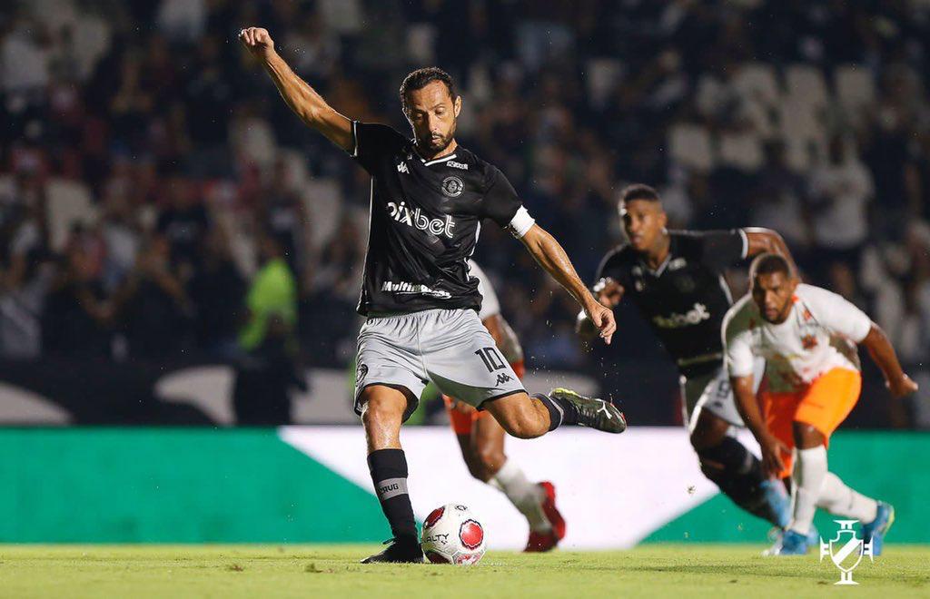 VASCO VENCE EM CASA!