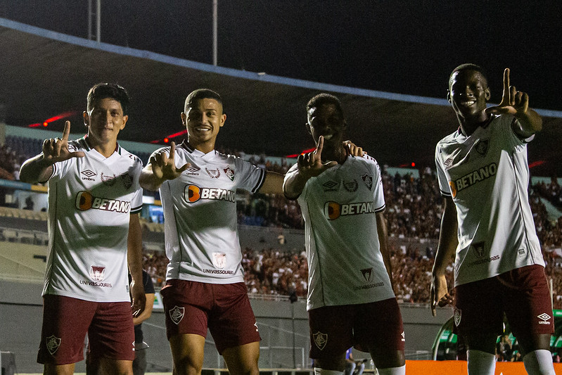 FLU VENCE O VILA NOVA PELA COPA DO BRASIL