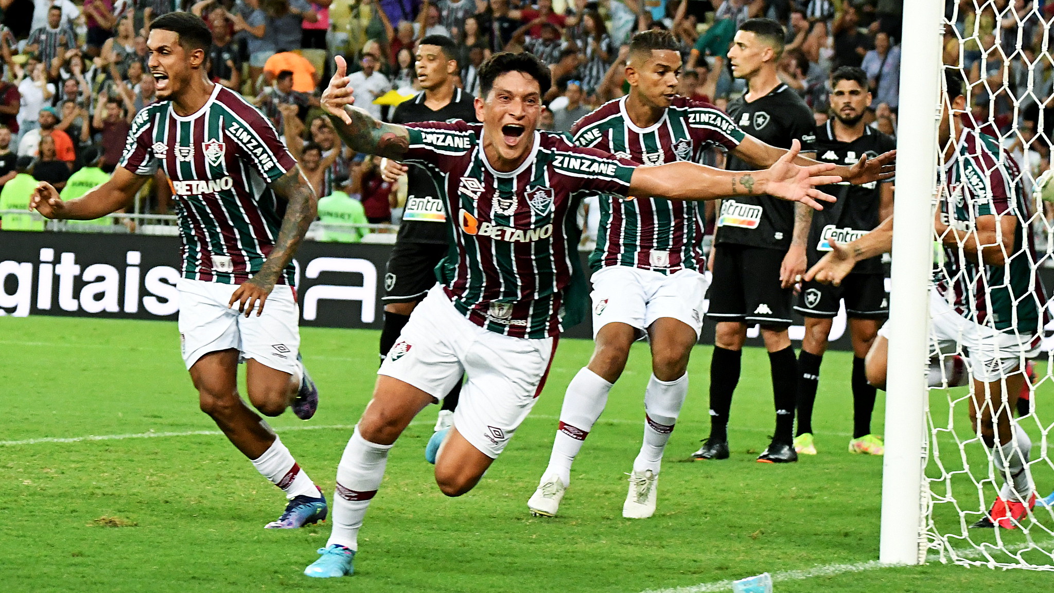 FLU PERDE, MAS CONSEGUE CHEGAR NA FINAL DO CAMPEONATO CARIOCA