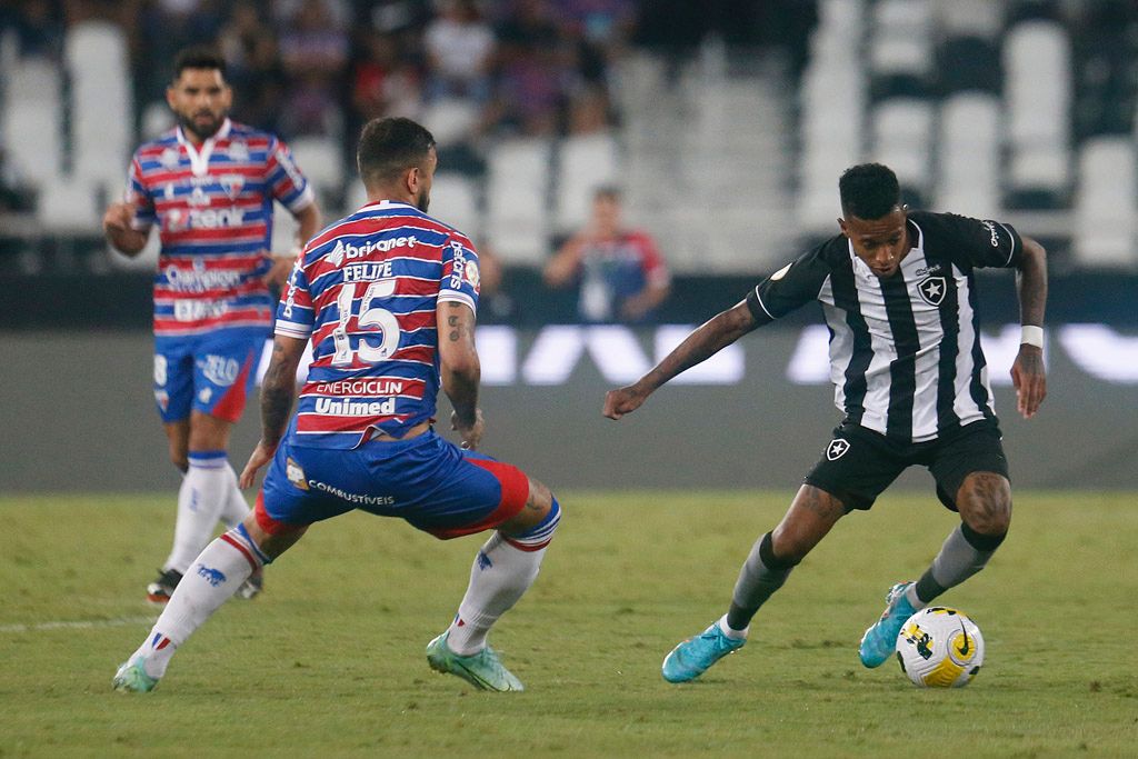 BOTAFOGO VENCE O FORTALEZA DE VIRADA NO RIO!