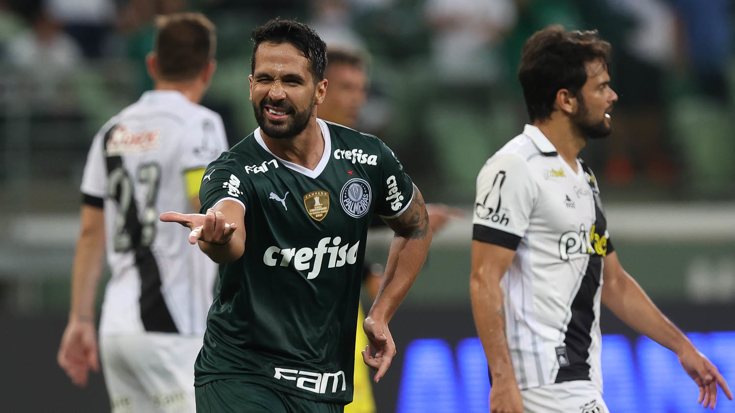 PALMEIRAS VENCE A PONTE PRETA EM CASA